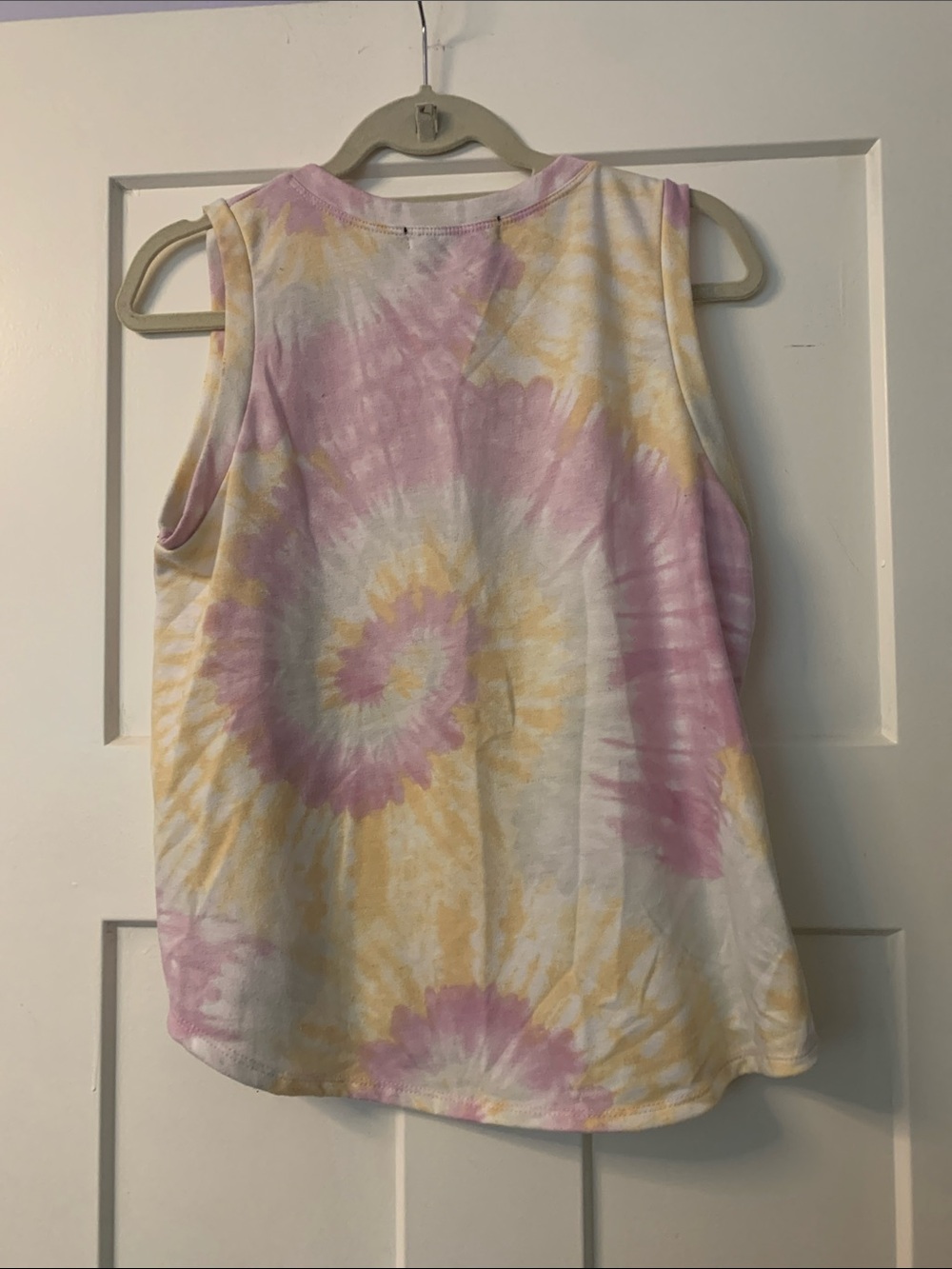 COIN 1804 Sleeveless Tie-Dye Tank Top in Pink & Orange